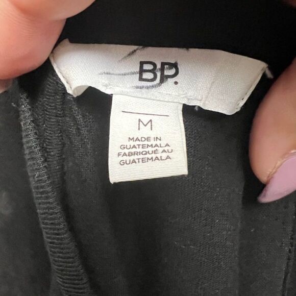 3/$20⭐ BP Bieber Crop Graphic Tee NEW - Picture 6 of 7